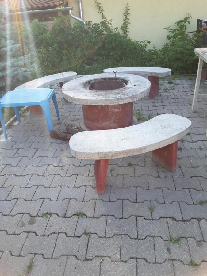 Ibolya Apartman Appartamento Kano Esterno foto